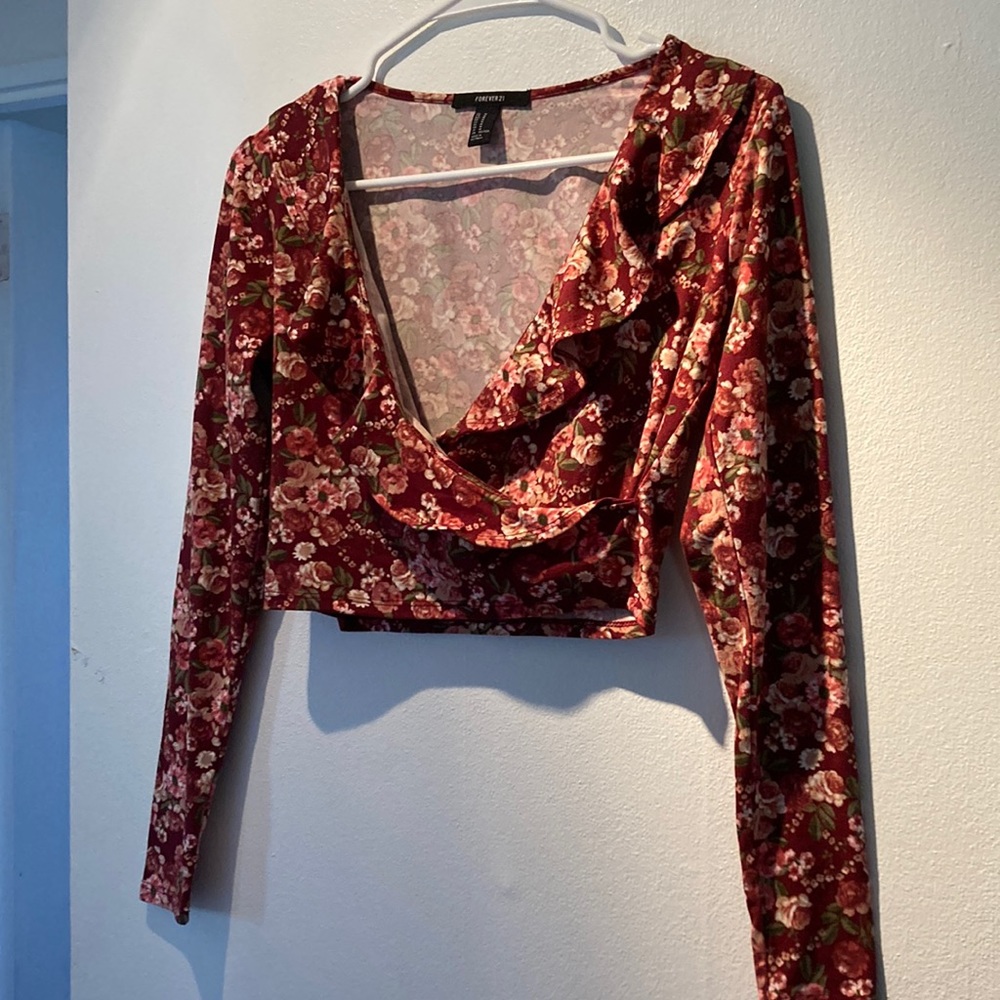 Long sleeves rose red shirt